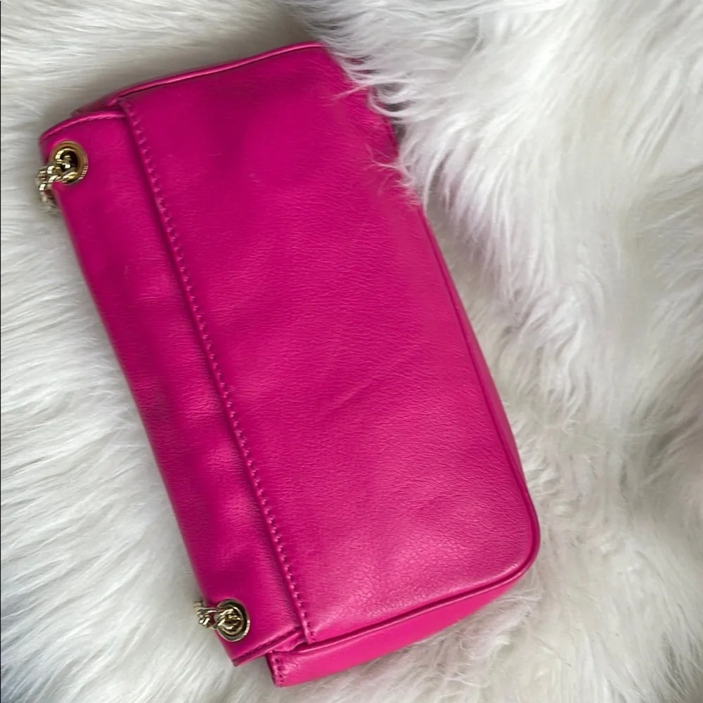 Michael Kors Fuchsia Crossbody Bag with Gold Chain - Picture 6 of 11